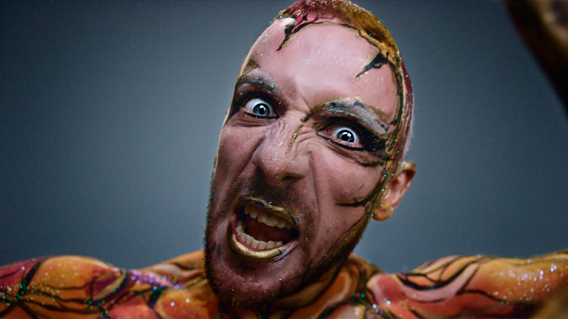 TINA X – FUERTE Y QUEER (2024) — videoclip de Juan Alcaraz